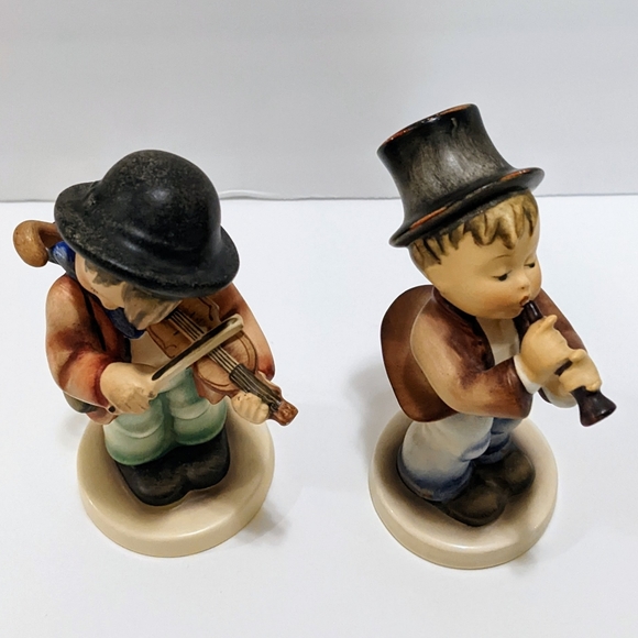 Two Hummel Ceramic Figurines Flute Player And Fiddle Player Vintage 1960-72 - Picture 8 of 11